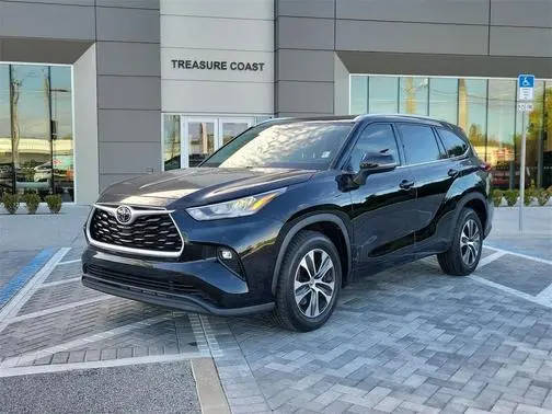 2020 Toyota Highlander XLE FWD photo