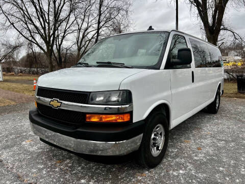 2018 Chevrolet Express LT RWD photo