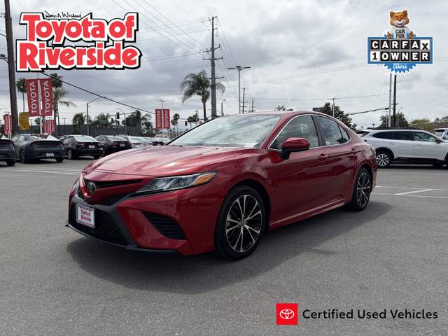 2020 Toyota Camry SE FWD photo
