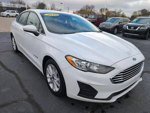 2019 Ford Fusion SE FWD photo