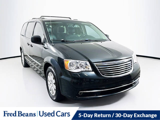 2015 Chrysler Town and Country Touring FWD photo