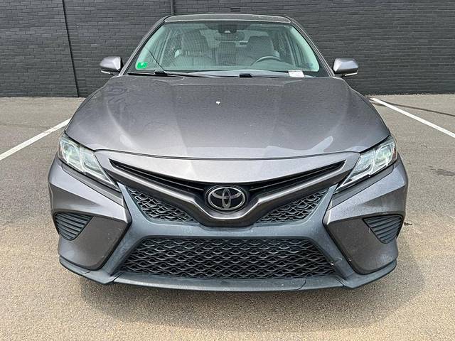 2020 Toyota Camry SE FWD photo