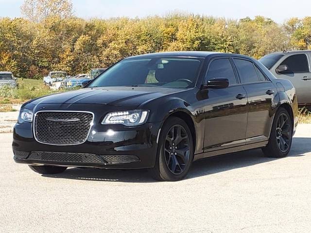 2020 Chrysler 300 Touring RWD photo