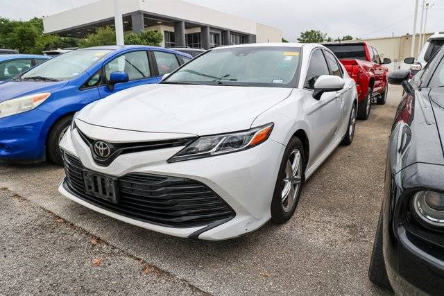 2020 Toyota Camry LE FWD photo