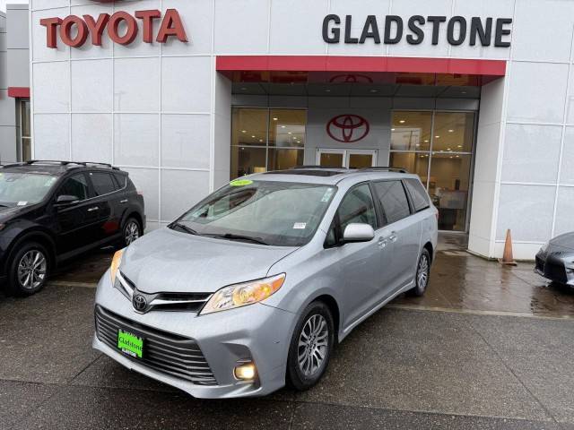 2020 Toyota Sienna XLE FWD photo
