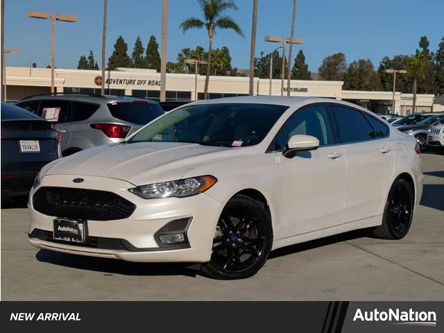 2020 Ford Fusion SE FWD photo