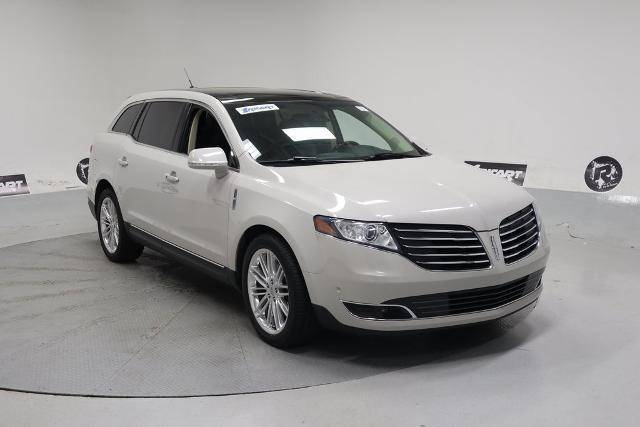 2019 Lincoln MKT Reserve AWD photo