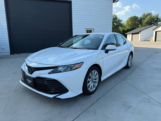2020 Toyota Camry LE FWD photo