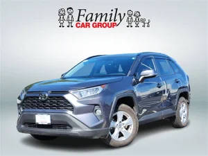 2020 Toyota RAV4 XLE FWD photo