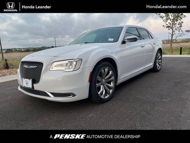 2020 Chrysler 300 Touring RWD photo