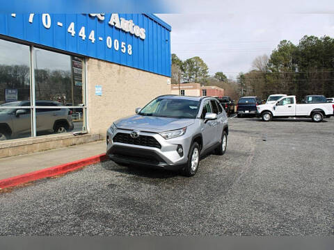 2020 Toyota RAV4 XLE FWD photo