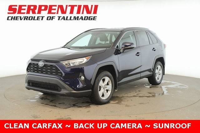 2020 Toyota RAV4 XLE AWD photo