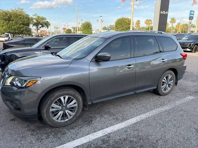 2020 Nissan Pathfinder SV FWD photo