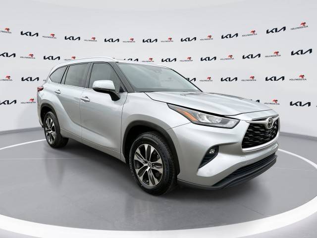 2020 Toyota Highlander XLE FWD photo