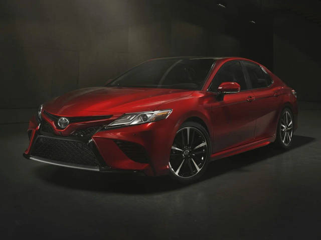 2020 Toyota Camry SE FWD photo