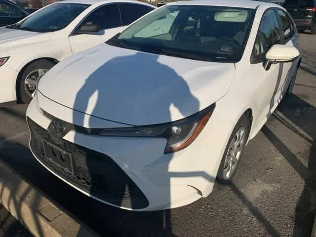 2021 Toyota Corolla LE FWD photo