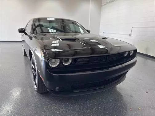 2020 Dodge Challenger SXT RWD photo