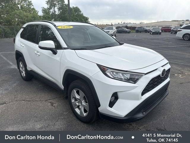 2020 Toyota RAV4 XLE FWD photo