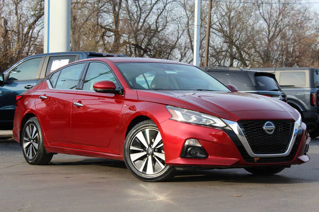 2020 Nissan Altima 2.5 SV FWD photo