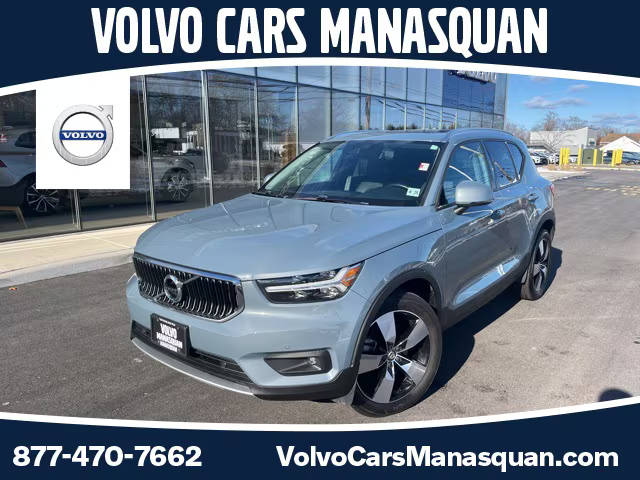 2021 Volvo XC40 Momentum AWD photo