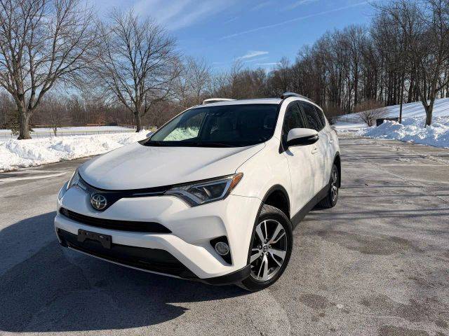 2017 Toyota RAV4 XLE AWD photo