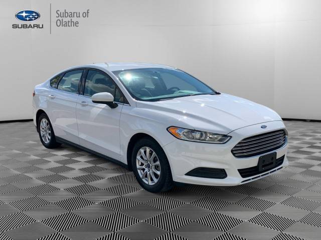 2015 Ford Fusion S FWD photo