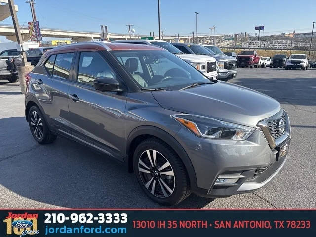 2019 Nissan Kicks SR FWD photo