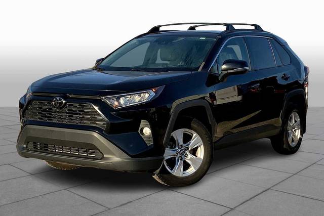 2020 Toyota RAV4 XLE AWD photo