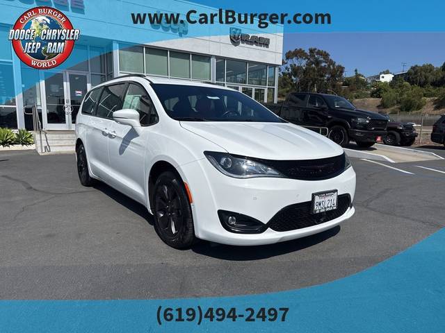 2020 Chrysler Pacifica Minivan Hybrid Red S FWD photo