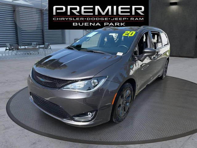 2020 Chrysler Pacifica Minivan Hybrid Touring L FWD photo