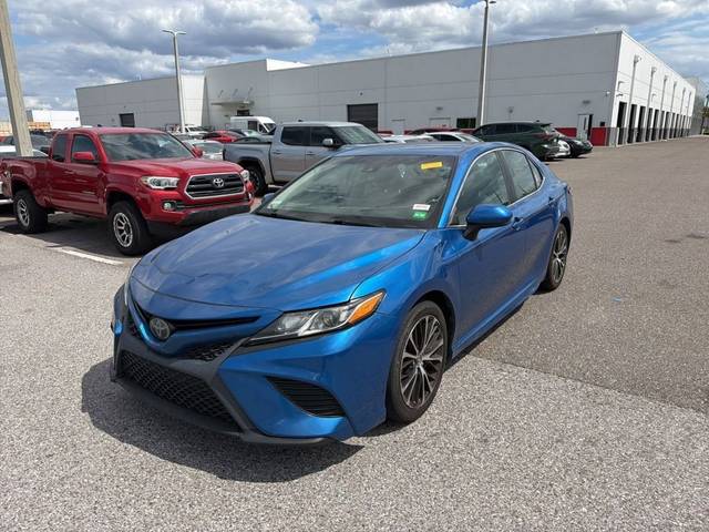 2019 Toyota Camry SE FWD photo