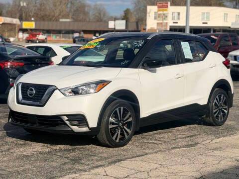 2020 Nissan Kicks SV FWD photo