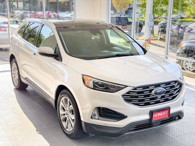 2019 Ford Edge Titanium AWD photo