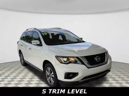 2019 Nissan Pathfinder S 4WD photo