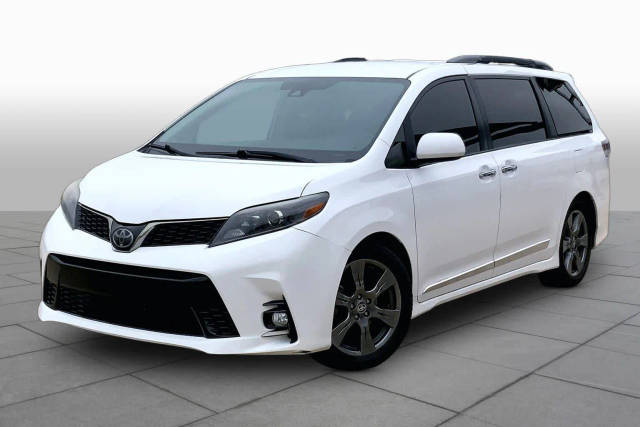 2020 Toyota Sienna SE FWD photo