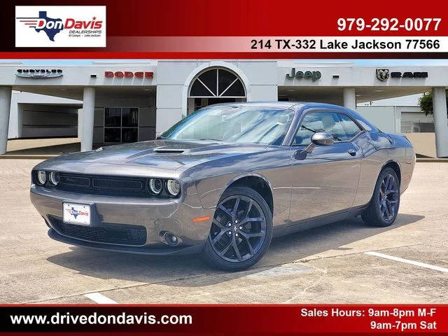 2020 Dodge Challenger SXT RWD photo