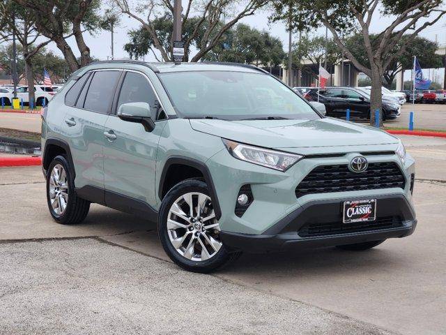 2020 Toyota RAV4 XLE Premium FWD photo