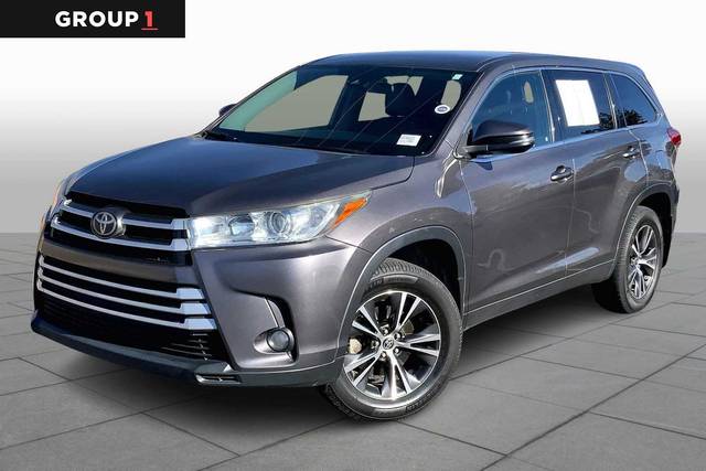 2019 Toyota Highlander LE Plus AWD photo