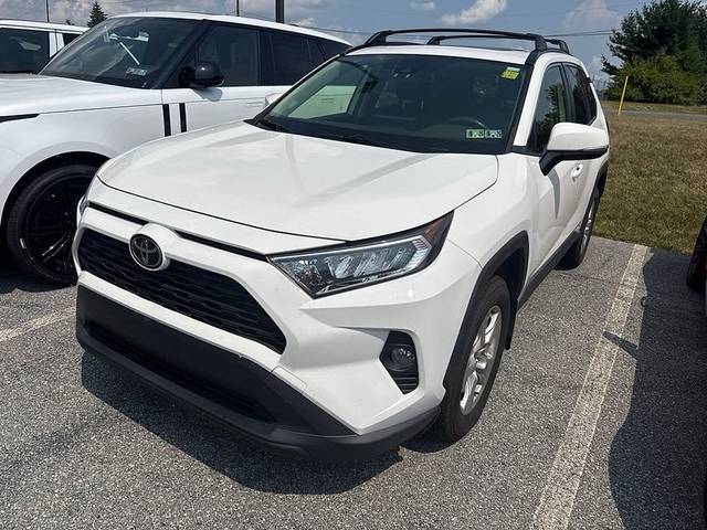 2020 Toyota RAV4 XLE AWD photo