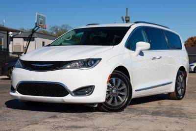 2020 Chrysler Pacifica Minivan Touring L Plus FWD photo
