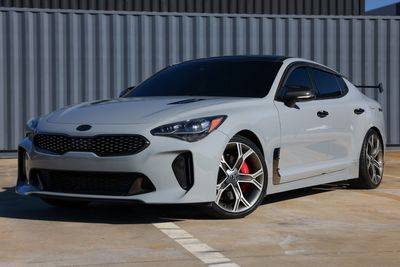 2020 Kia Stinger GT1 RWD photo