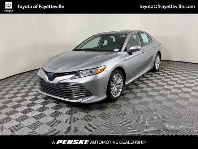 2020 Toyota Camry Hybrid XLE FWD photo