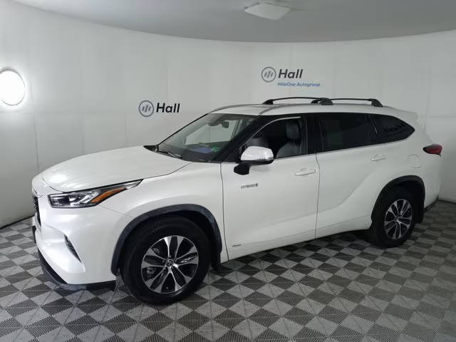 2020 Toyota Highlander Hybrid XLE AWD photo