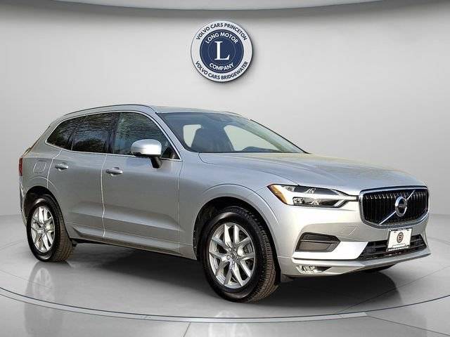 2021 Volvo XC60 Momentum AWD photo