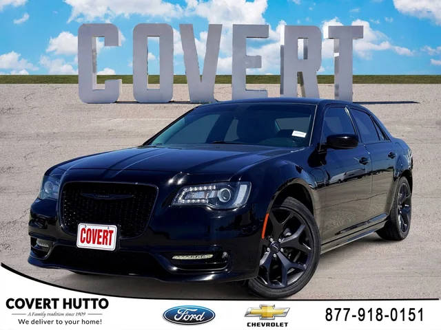 2020 Chrysler 300 Touring L RWD photo