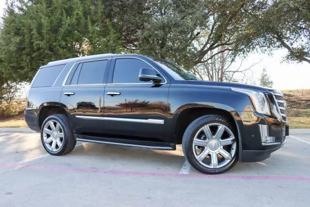 2019 Cadillac Escalade Luxury RWD photo