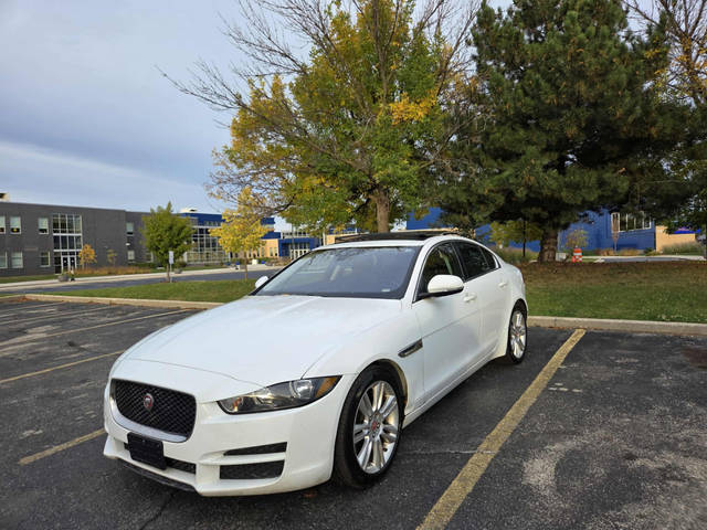 2019 Jaguar XE 25t RWD photo