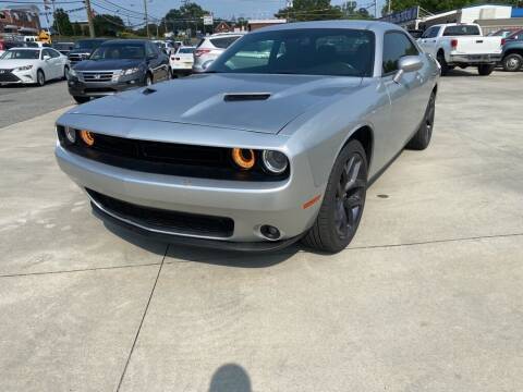 2020 Dodge Challenger SXT RWD photo