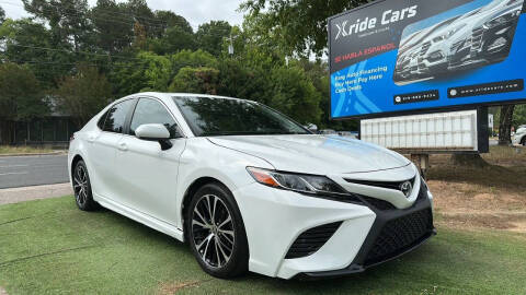 2020 Toyota Camry SE FWD photo