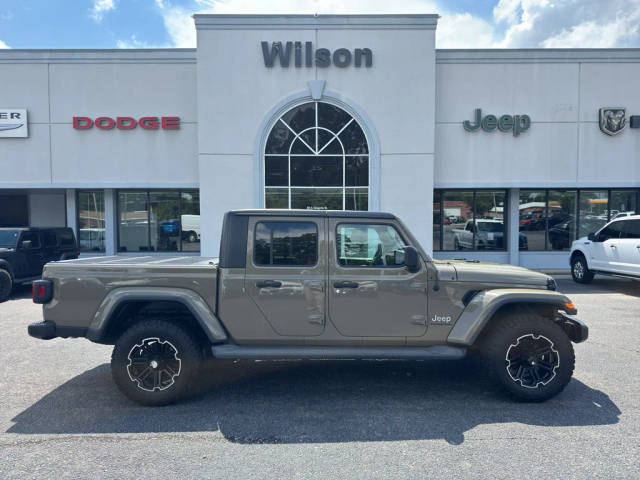2020 Jeep Gladiator Overland 4WD photo